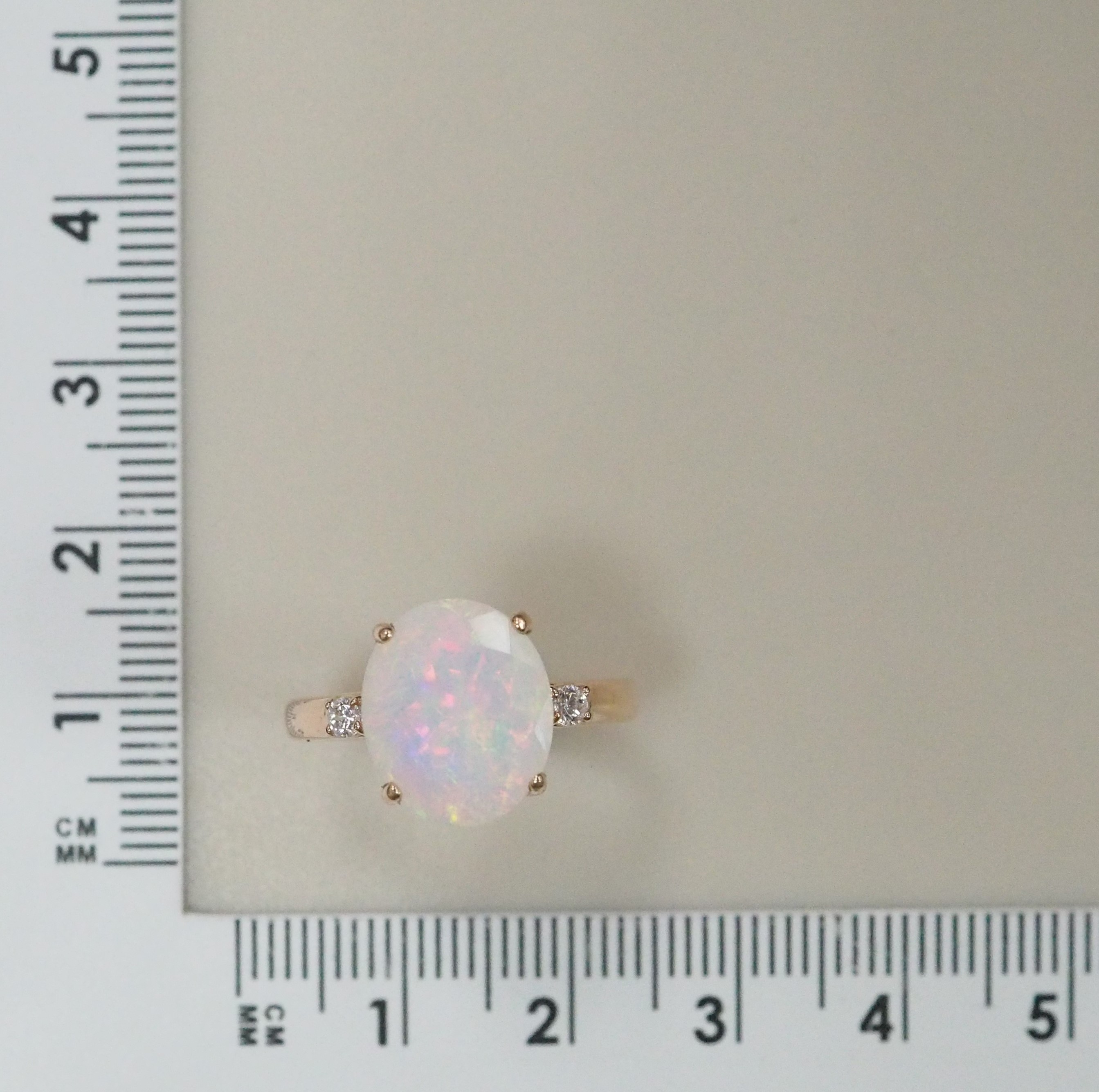 Серебряное кольцо с опалом